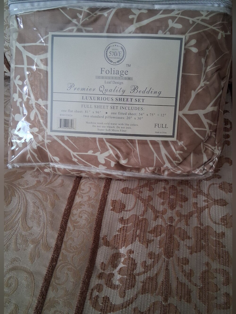 Hotel 5th Ave Full Sheet Set. NIB Brown/Cream